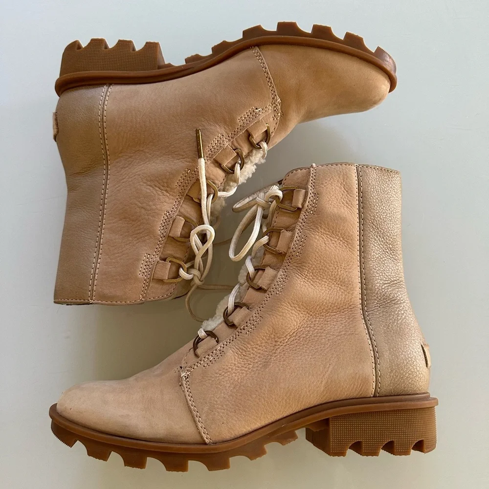 SOREL Phoenix Short Lace Lux Waterproof Boot Size 9 Natural Tan